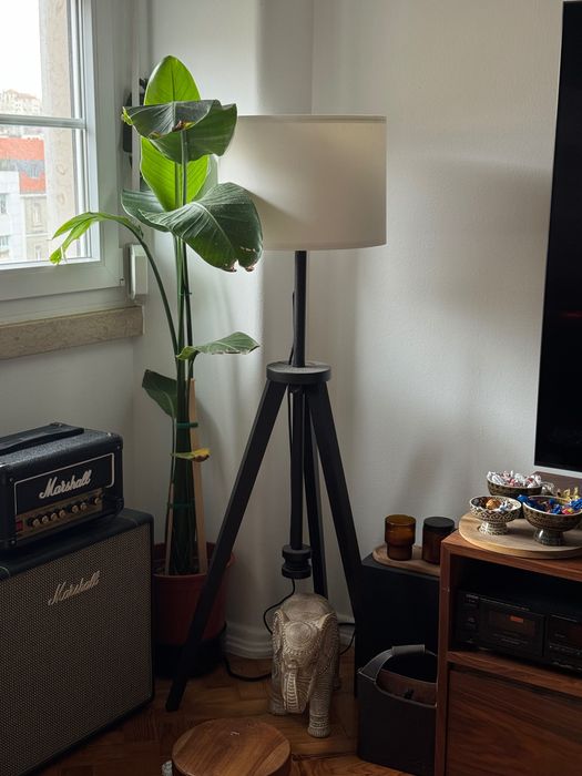 Candeeiro de pé IKEA com abajur