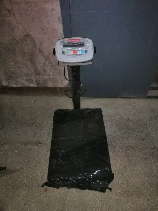 Вага електрона до 300кг.