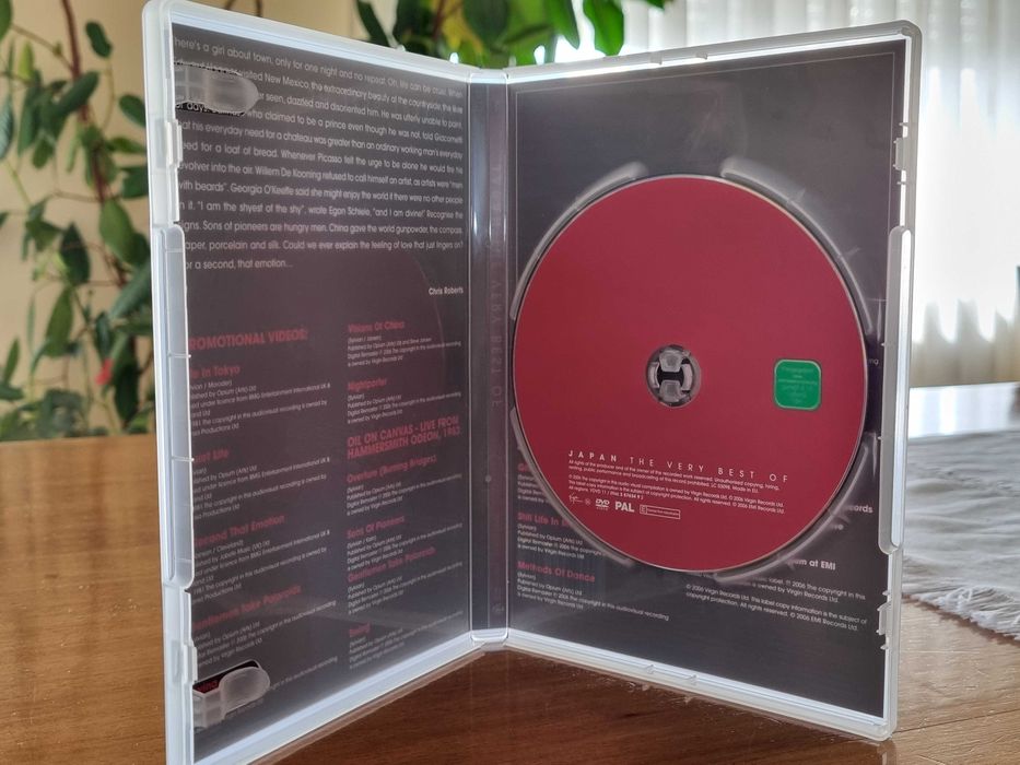 Vendo DVD concerto "Oil On Canvas" + vídeos da banda Britânica JAPAN !