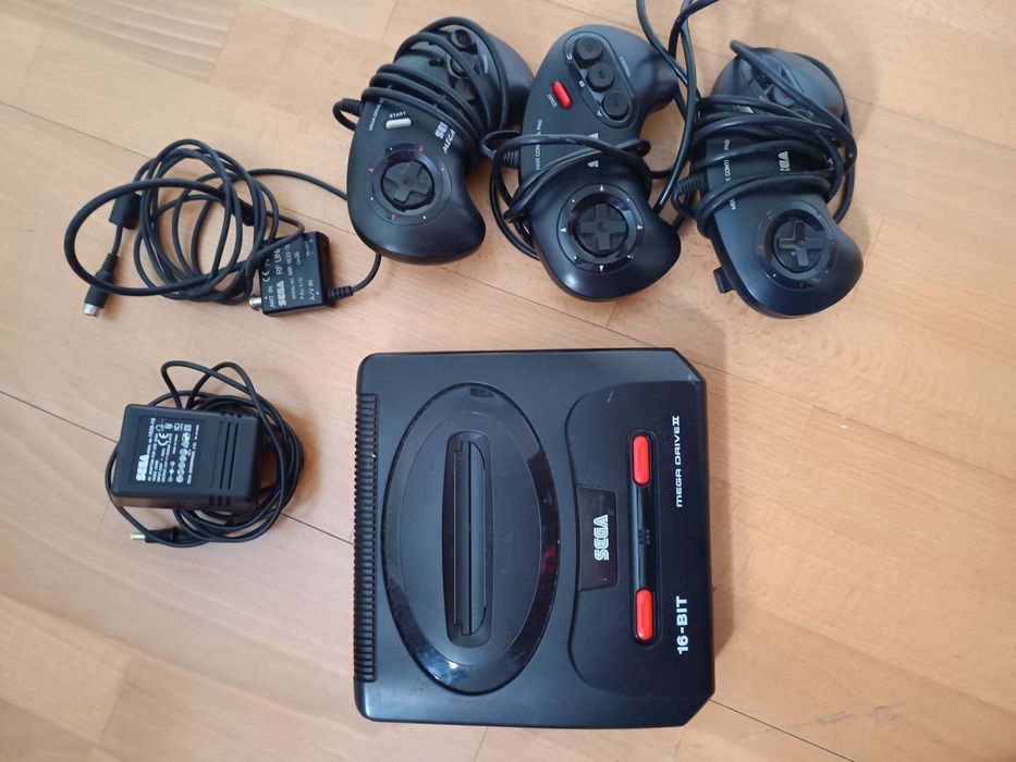 PlayStation 4 / Megadrive II / Game Boy Color e jogos
Valor apresentad