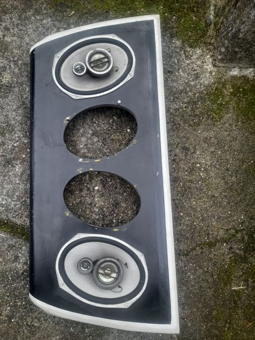 Chapeleira em madeira para Opel Tigra com colunas