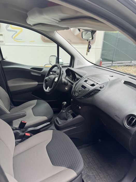 Ford transit courier