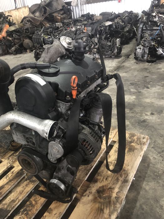 Мотор Двигун Двигатель в Зборі Volkswagen T 5 Т5 AXB AXC 2003-2009