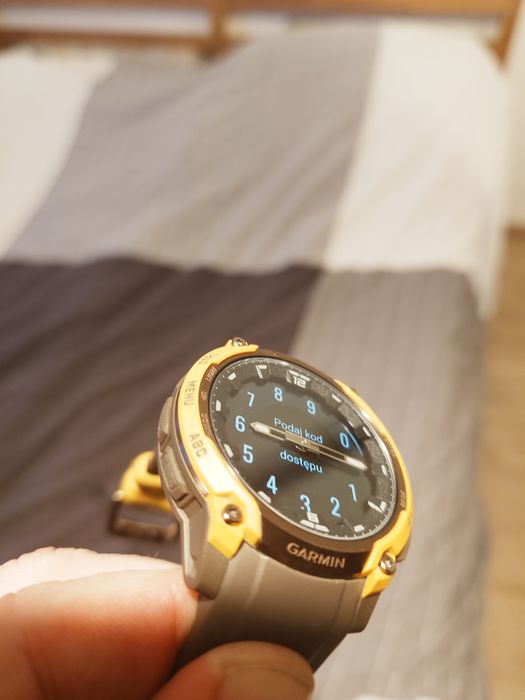 Garmin instinct crossover amoled