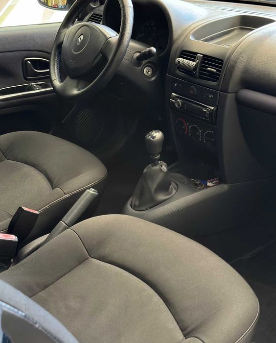 Renault Clio 1.5 — Económico e Fiável — 2004