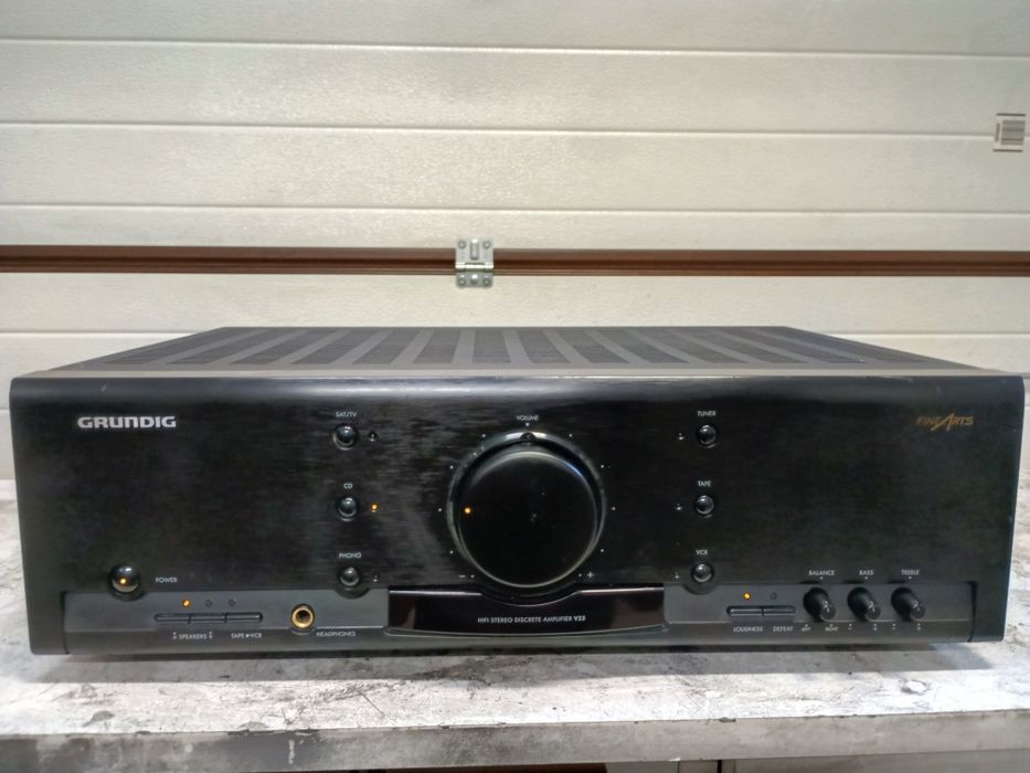 Wzmacniacz stereo GRUNDIG V23 Fine Arts