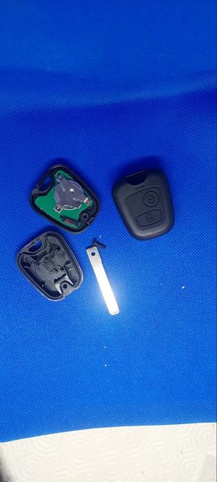 Chaves Peugeot & Citroën Completas com chip placa electrónica lâmina pilha,  novas