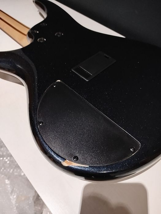 Baixo Ibanez SR300E-IPT