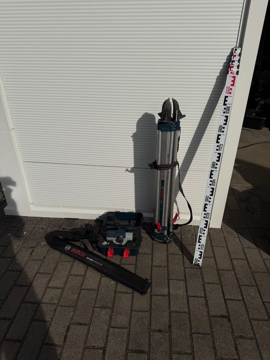 niwelator Bosch GOL 20 D zestaw