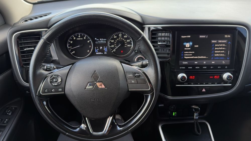 MITSUBISHI Outlander 2019
