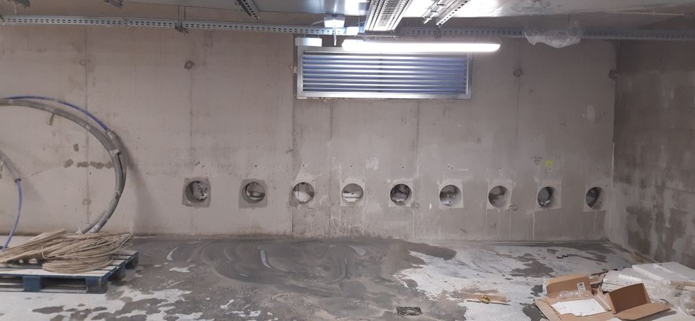 Przewierty w betonie, wiercenie otworow, tech diamentowa. Wiertnica.