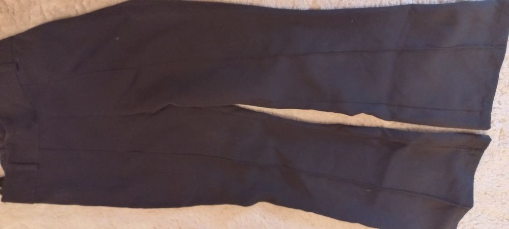 Eleganckie materiałowe spodnie