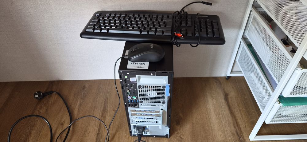 Computador PC Dell OptiPlex 7050 Tower + Teclado e Rato – Windows