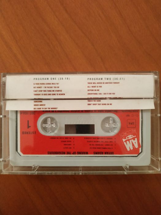 Cassete - Bryan Adams - Waking Up The Neighbours