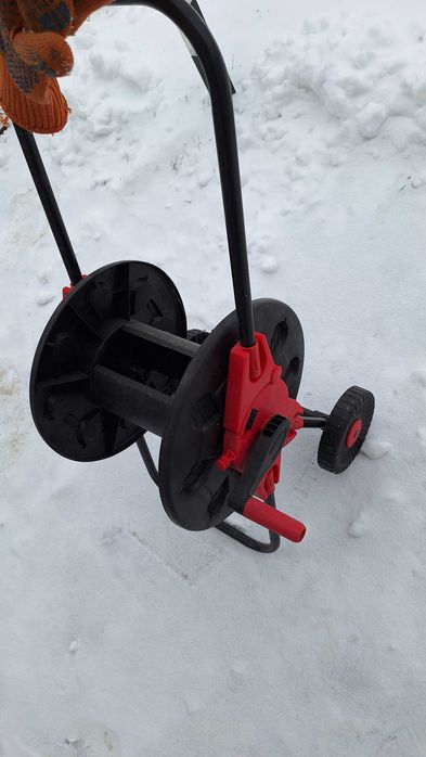 Продам котушку для шлангу на воду