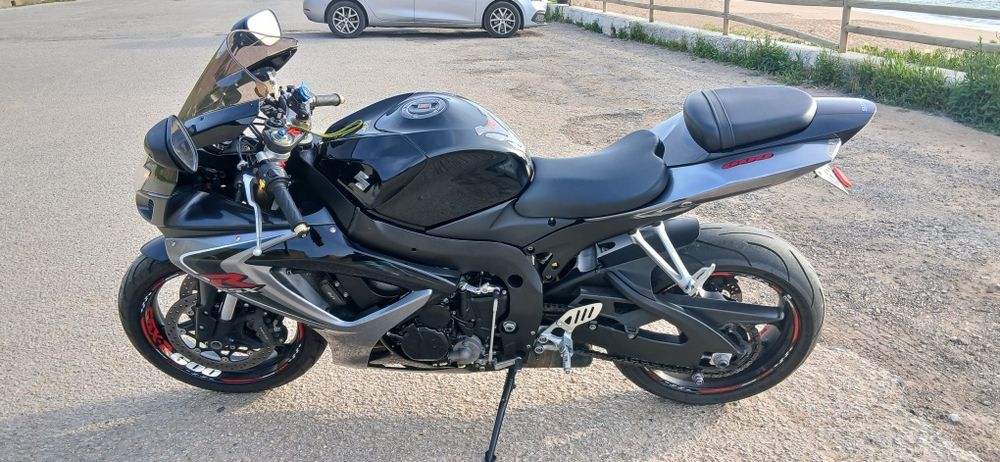 Vendo ou troco GSXR k7