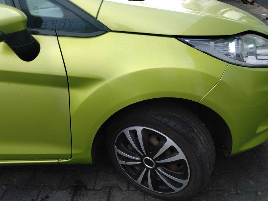 błotnik przód prawy Ford Fiesta MK7 lakier 59