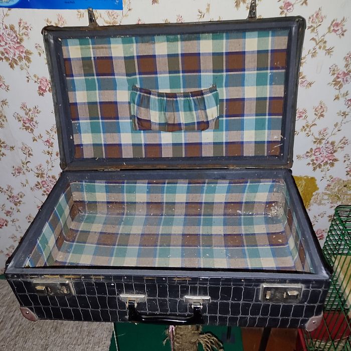 Продам недорого валізи часів союзу