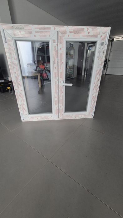 Janela oscilobatente PVC 100x100 cm branco