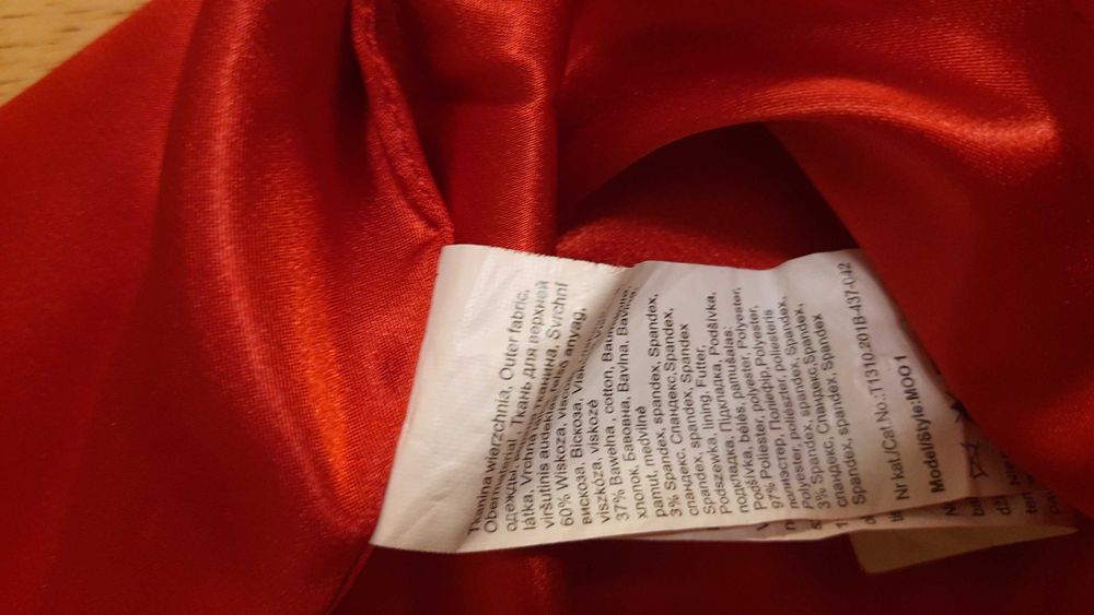 czerwona spódnica z podszewką