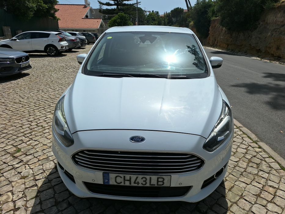 7 lugares, automatica e com poucos kms, aceito retoma