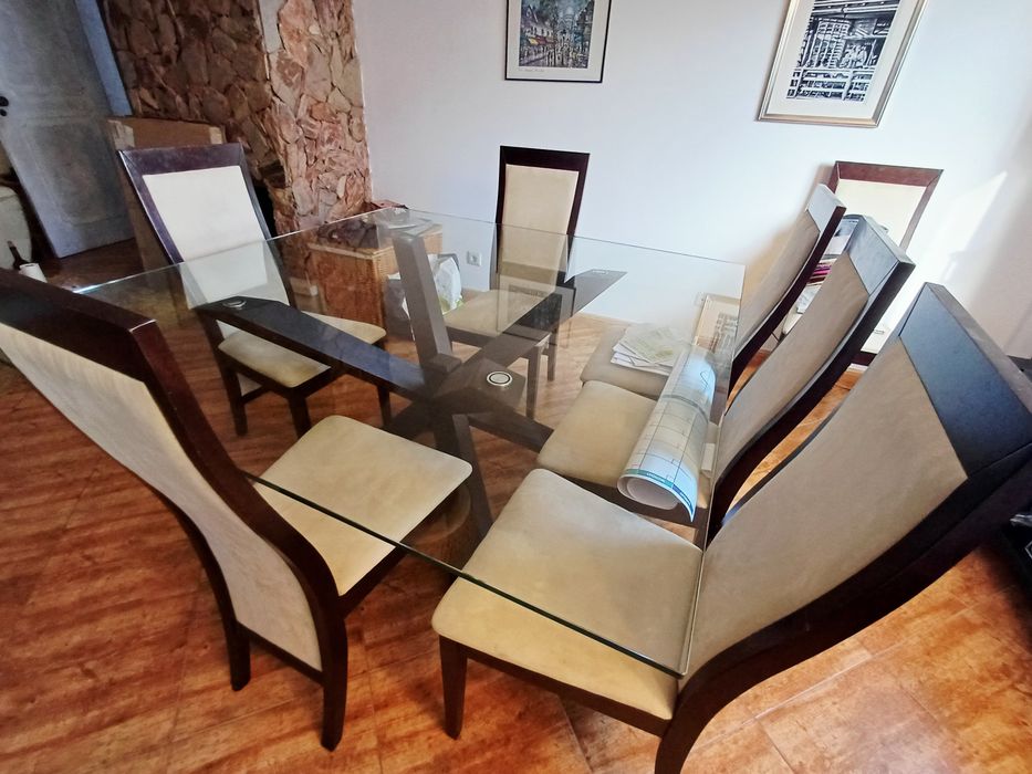 Mesa de jantar com 8 cadeiras