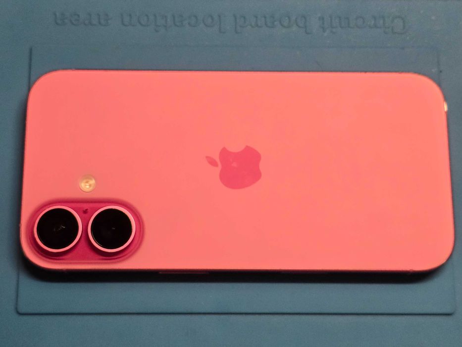 Używany - Apple iPhone 16 128GB Różowy - GSM Baranowo