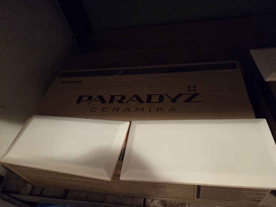 Kafelki płytki ścienne glazura białe ceramiczne paradyż