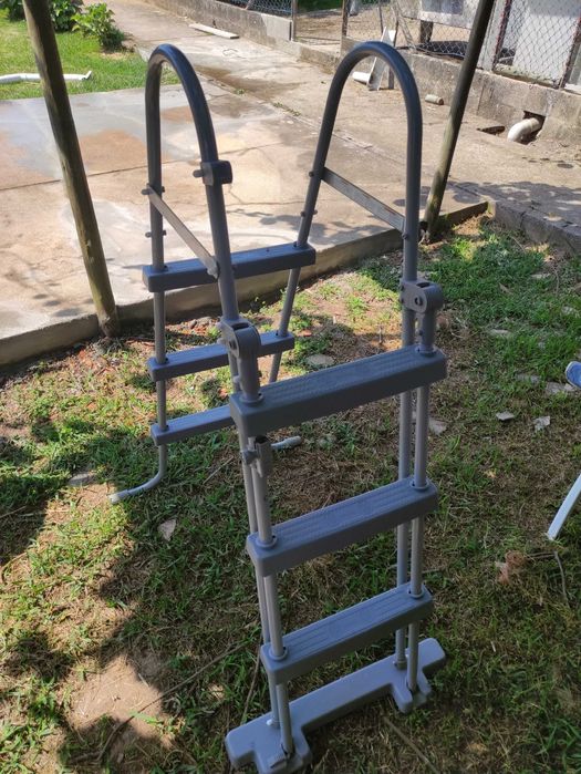 Escadas para piscina