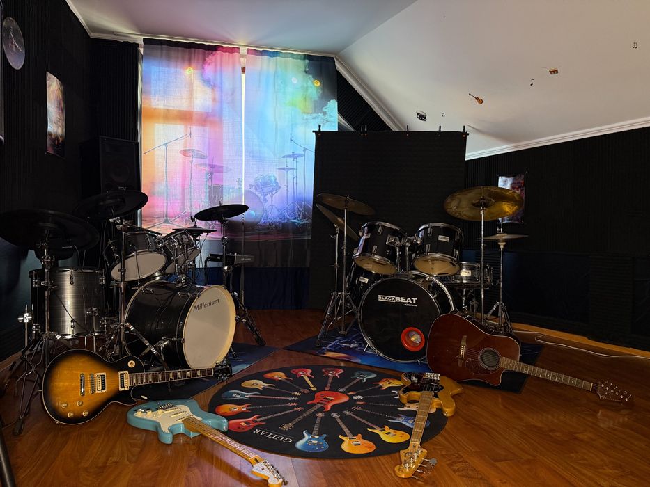 Уроки гри на гітарі та барабанах або майстер-клас