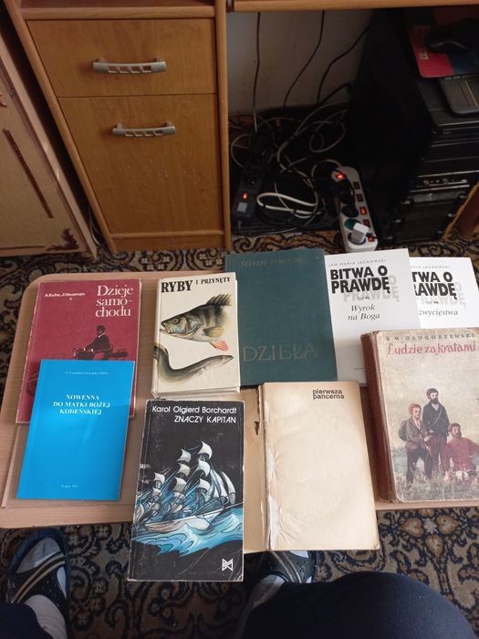9 książek sprzedam