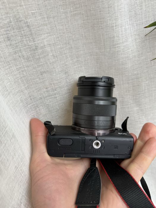 Фотоапарат Canon Eos M 100. Кенон М 100