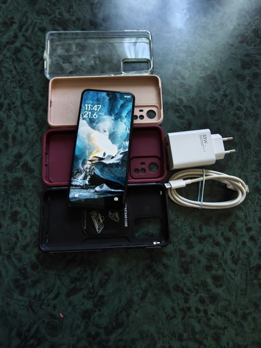 Смартфон Xiaomi Redmi 12s на Android.
