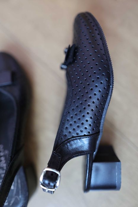 Skórzane sandały damskie czarne Margerita by Kostex r. 36