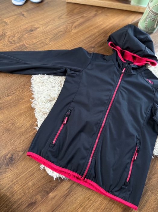 Sportowa bluza typu softshell marki CMP w rozmiarze 152 cm