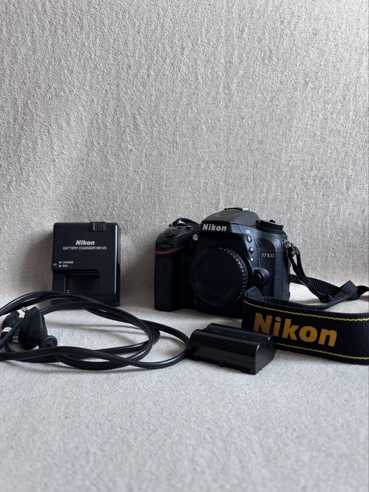 МАЙЖЕ НОВИЙ - Nikon D7100 (body) та обʼєктив Nikkor 50mm 1.8g