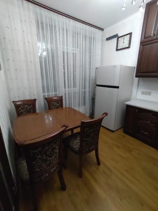 Продається КВАРТІРА з ПАРКІНГОМ в Одесі, від власніка . 19 Перлина