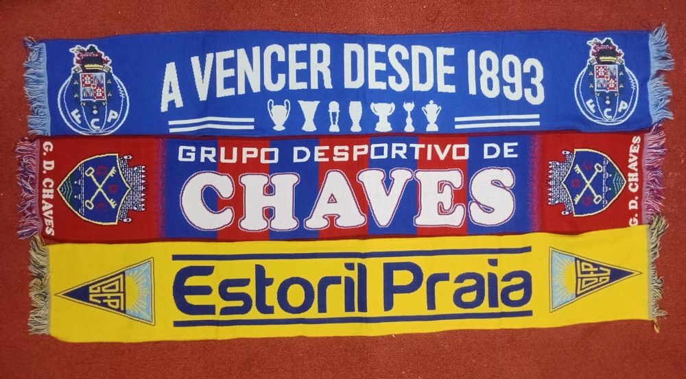 Cachecóis de futebol retro