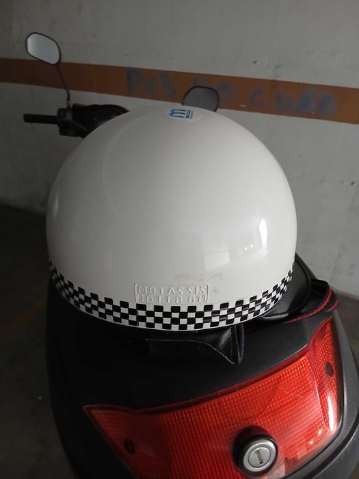 Capacete vintage (penico)