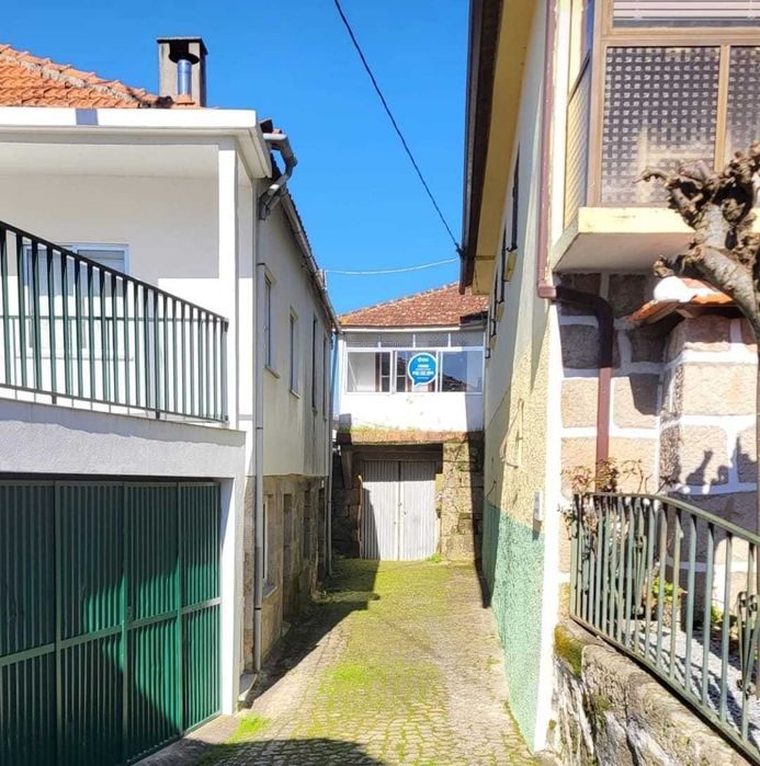 Moradia T3 para Renovar, 20 minutos de Viseu