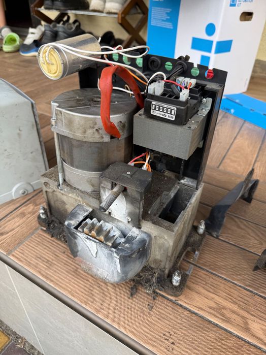 Продам привод для відкатних воріт CAME BX-78