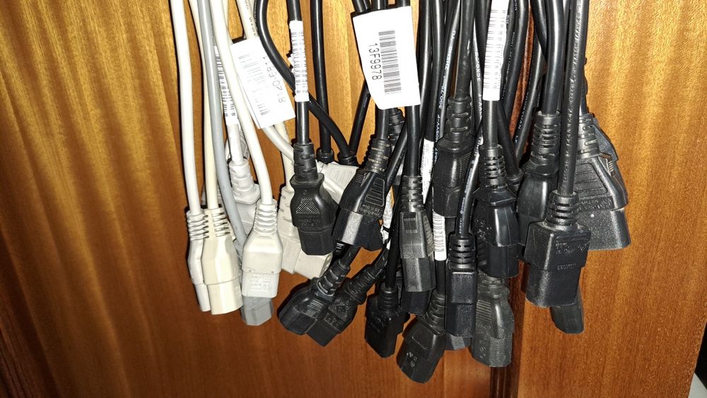 40 Cabos alimentação para computadores, monitores, impressoras, etc