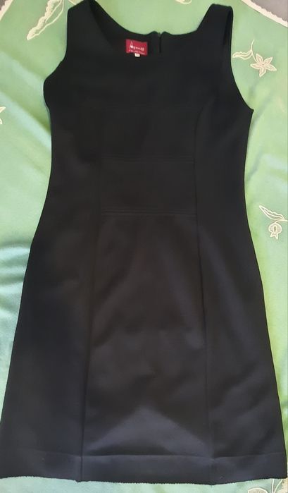 Vestido preto de cavas
