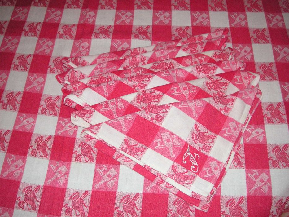 Toalhas de Mesa Branco, Rosa e Azul e Vermelho e Branco