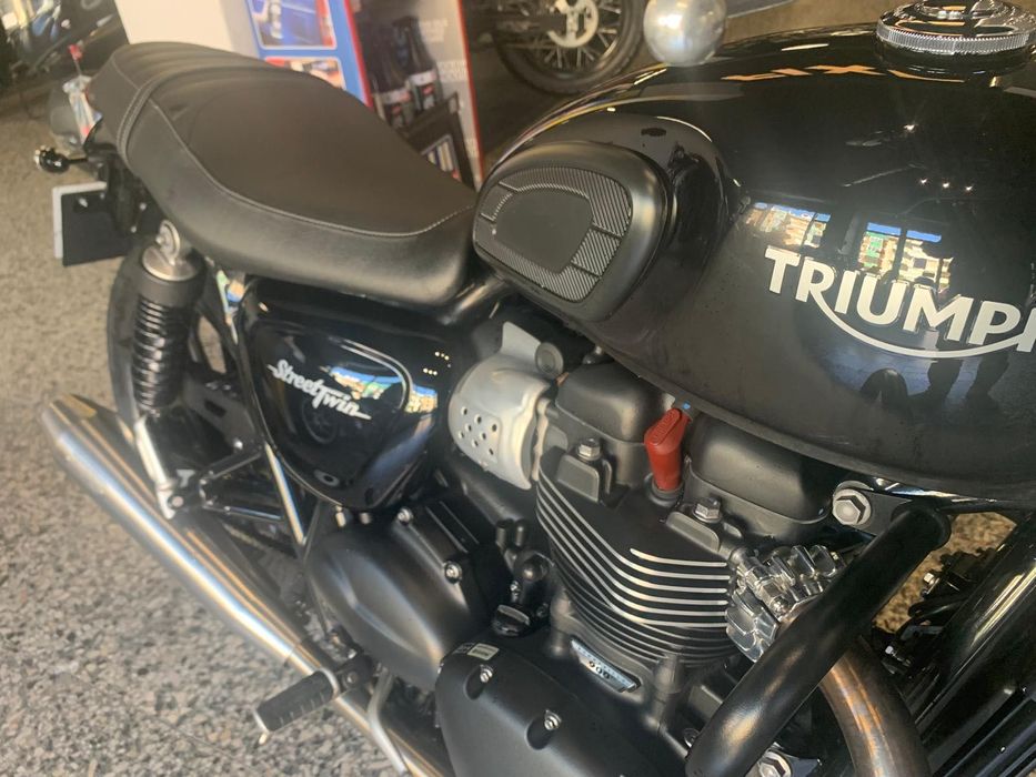 Triumph Bonneville Street Twin 900 Irrepreensível Nacional 11.873 Kms