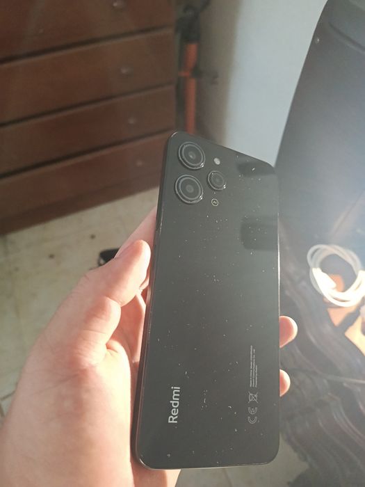 Vendo redmi 12 semi-novo com 256gb e 8gb RAM