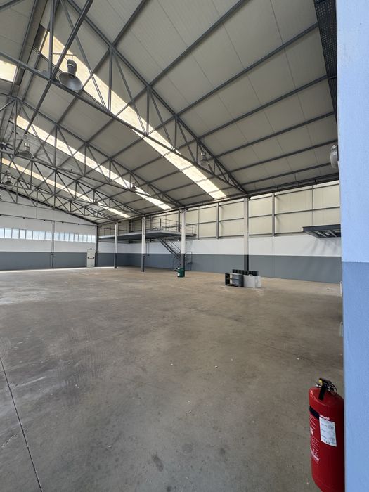 Armazém Arrendamento na Trofa