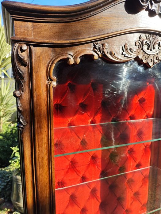 Vitrine Luís XV  em ótimo estado