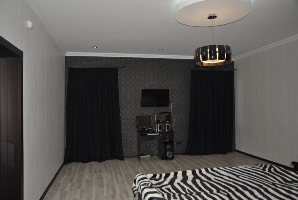 Будинок біля моря, Нова Дофінівка