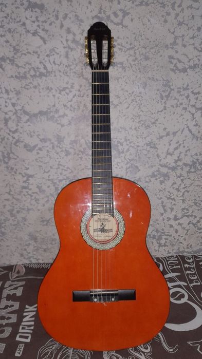 Гитара классическая Maxtone CGC390N б/у